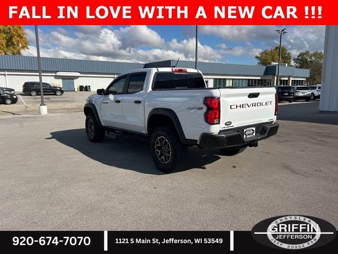 Used 2023 Chevrolet Colorado ZR2 w/ ZR2 Convenience Package III image 12
