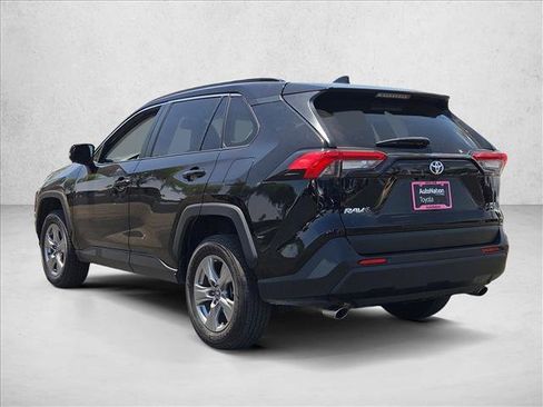 Used 2024 Toyota RAV4 XLE FWD image 8