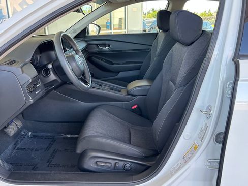 Used 2023 Honda Accord EX image 21