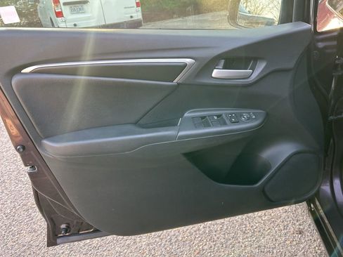 Used 2015 Honda Fit EX image 19