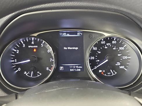 Used 2016 Nissan Rogue SV AWD/4WD image 18