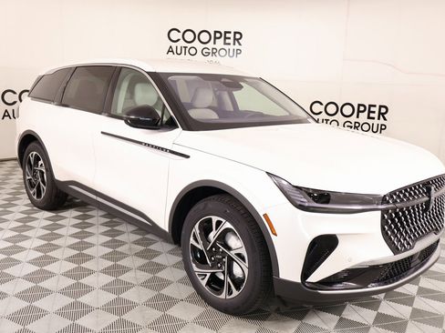 New 2026 Lincoln Nautilus Premier image 1