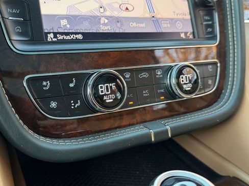 Certified 2017 Bentley Bentayga image 22