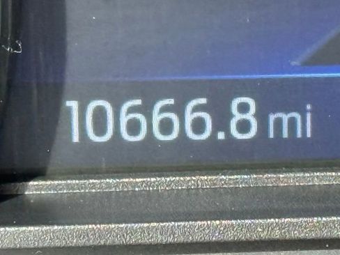 Used 2022 Ford Explorer XLT w/ Equipment Group 202A image 23