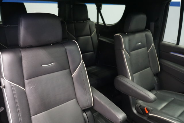 Used 2026 Cadillac Escalade ESV Luxury w/ LPO, Floor Liner Package AWD/4WD image 21