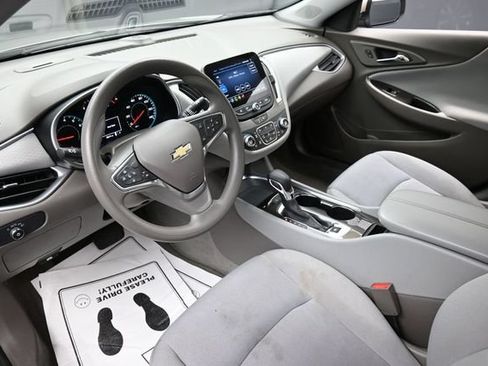 Used 2025 Chevrolet Malibu LT FWD image 19