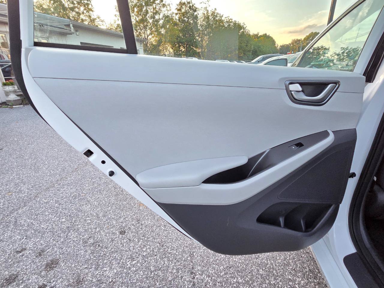 Used 2020 Hyundai Ioniq Blue FWD image 19