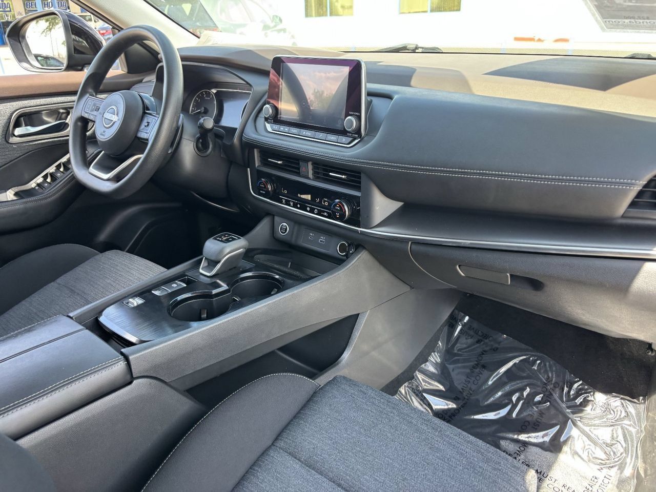 Used 2023 Nissan Rogue SV FWD image 10
