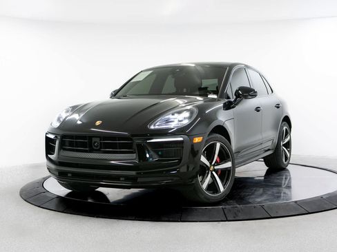 Certified 2023 Porsche Macan S AWD/4WD image 1