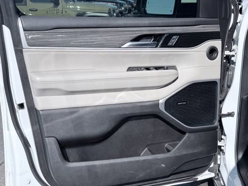 Used 2022 Jeep Wagoneer Series II image 28