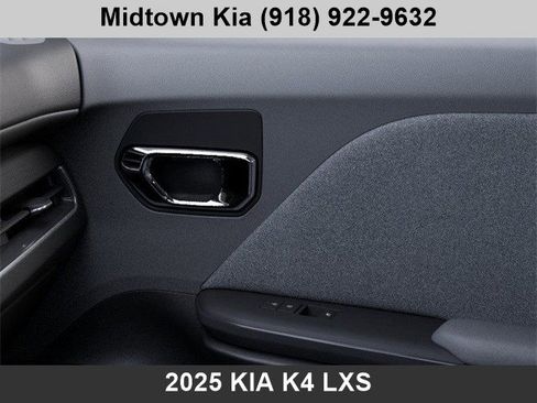 New 2025 Kia K4 LXS image 25