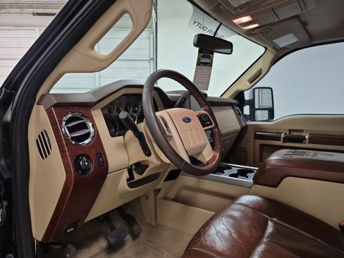 Used 2013 Ford F250 King Ranch w/ King Ranch w/Chrome Pkg image 10