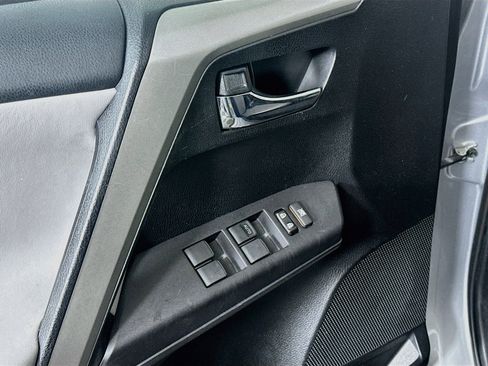 Used 2017 Toyota RAV4 XLE FWD image 15