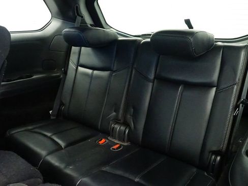 Used 2019 Nissan Pathfinder SL image 19