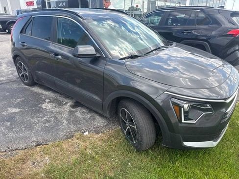 Used 2024 Kia Niro LX FWD image 3