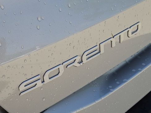 New 2026 Kia Sorento S w/ S Panoramic Sunroof Package FWD image 9