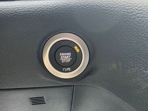 New 2026 Chrysler Pacifica Select w/ S Appearance Package image 38