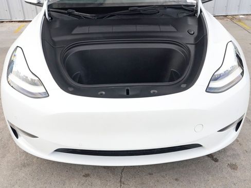 Used 2021 Tesla Model Y Long Range image 8