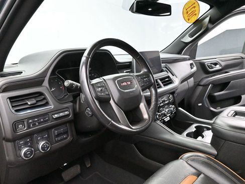 Used 2021 GMC Yukon XL AT4 w/ AT4 Premium Plus Package AWD/4WD image 19