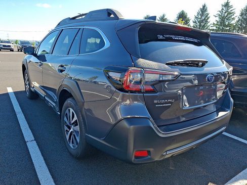 Certified 2025 Subaru Outback Premium AWD/4WD image 6