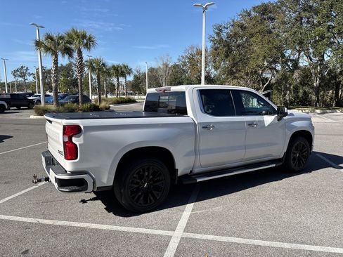 Used 2020 Chevrolet Silverado 1500 High Country w/ Technology Package image 7