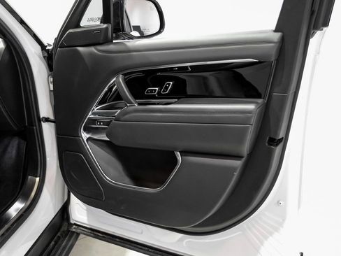 Used 2023 Land Rover Range Rover SE image 41