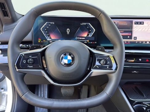 Used 2025 BMW 530i RWD image 17