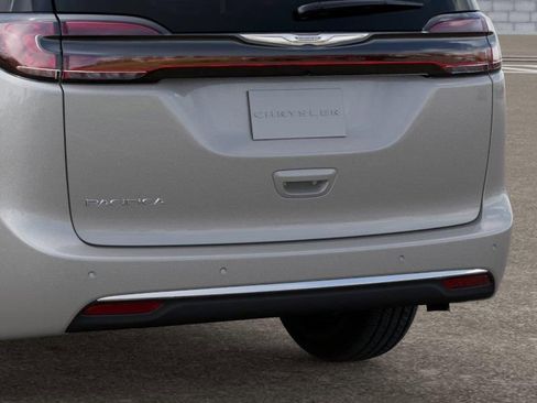 New 2026 Chrysler Pacifica Select image 13