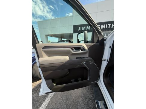 Certified 2025 GMC Sierra 2500 SLT w/ SLT Premium Package image 8