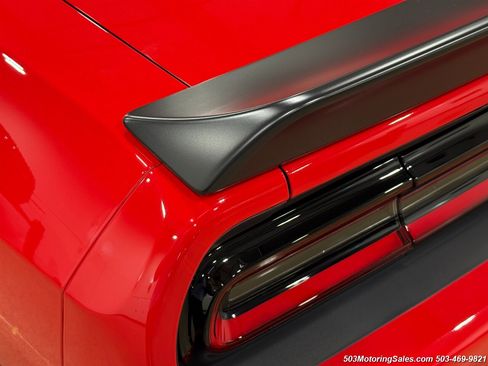 Used 2015 Dodge Challenger SRT Hellcat image 18