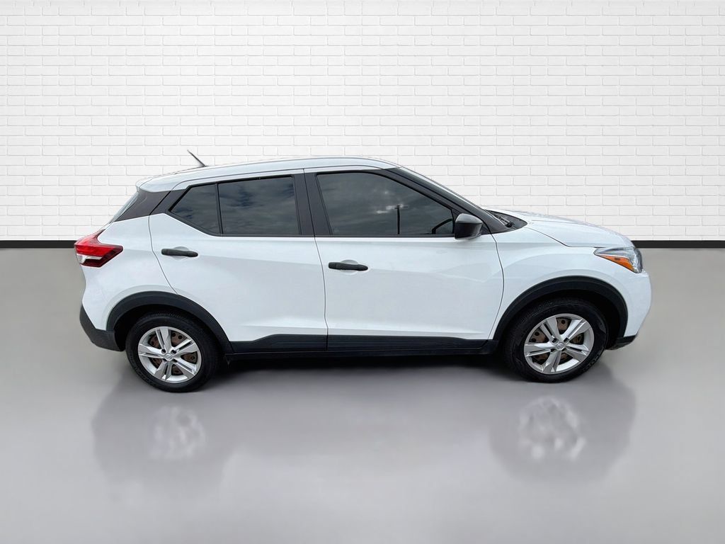 Used 2020 Nissan Kicks S FWD image 9