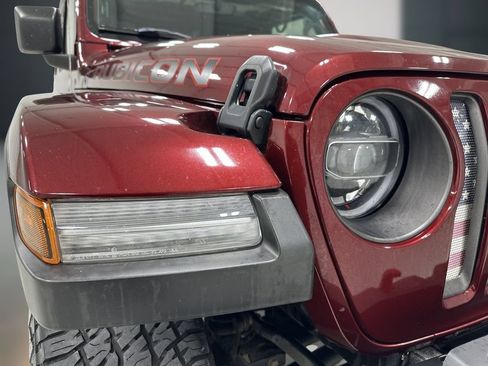 Used 2021 Jeep Gladiator Rubicon AWD/4WD image 11