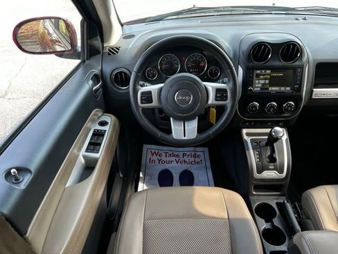 Used 2016 Jeep Compass Latitude image 32