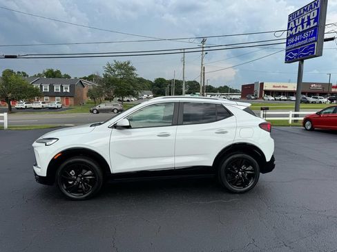 Used 2024 Buick Encore GX Sport Touring AWD/4WD image 2