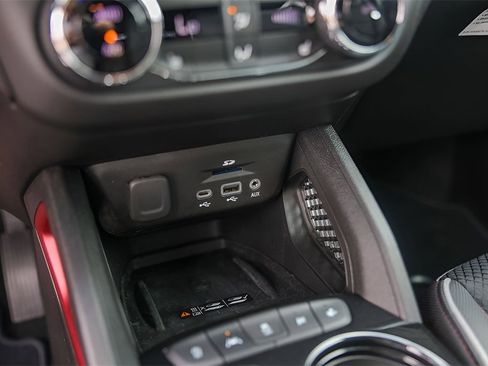 Used 2021 Chevrolet TrailBlazer RS w/ Technology Package image 20