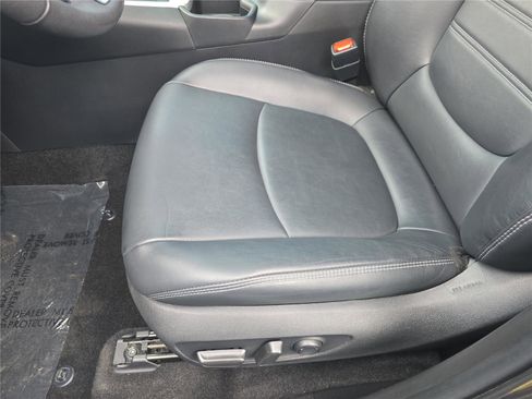 Used 2022 Toyota RAV4 XLE Premium FWD image 15