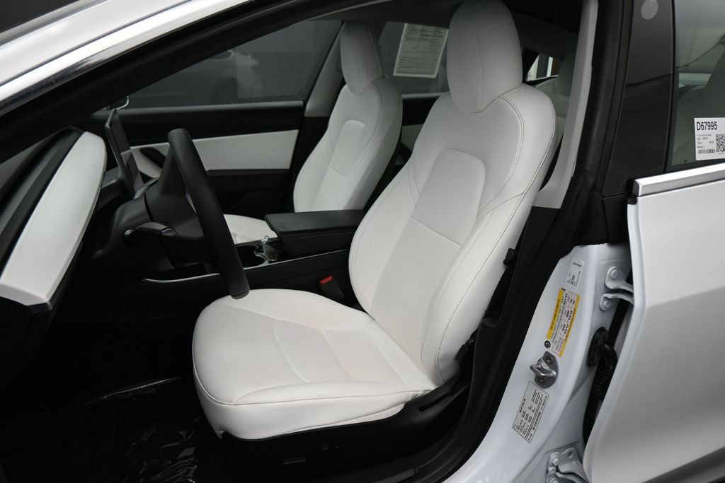 Used 2020 Tesla Model 3 Standard Range Plus RWD image 14
