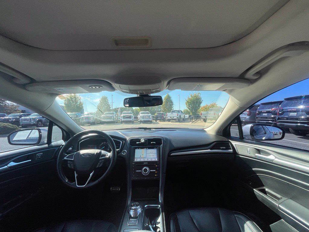 Used 2017 Ford Fusion Titanium AWD/4WD image 25