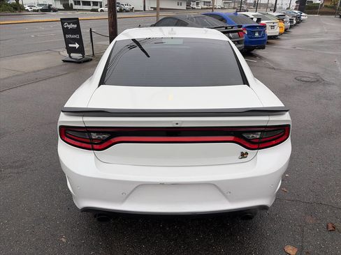 Used 2016 Dodge Charger R/T Scat Pack w/ Technology Group image 5