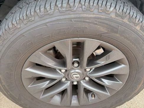 Used 2020 Lexus GX 460 Premium w/ Premium Package image 5