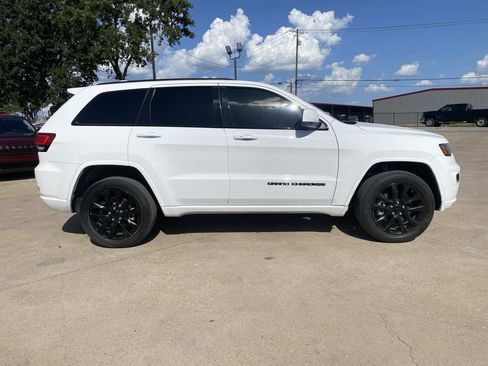 Used 2021 Jeep Grand Cherokee Laredo X AWD/4WD image 8