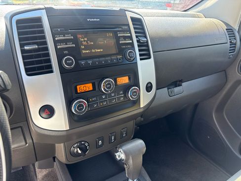 Used 2013 Nissan Frontier PRO-4X image 7
