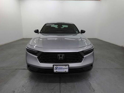 Used 2025 Honda Accord Sport image 2