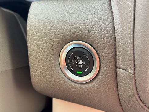 Used 2024 GMC Yukon Denali w/ Advanced Technology Package image 35