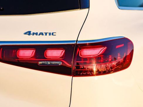 Used 2024 Mercedes-Benz GLS 450 4MATIC image 10