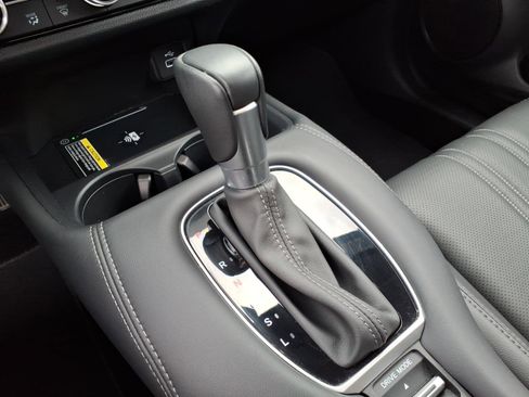 Certified 2025 Honda HR-V EX-L image 13