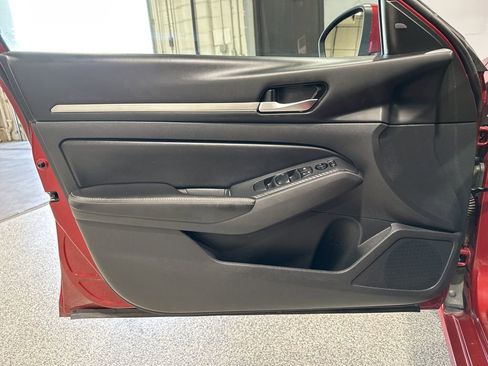 Used 2022 Nissan Altima 2.5 SV image 12