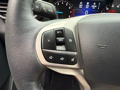 Used 2023 Ford Explorer XLT w/ Equipment Group 202A AWD/4WD image 19