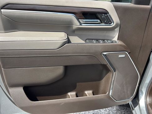 Used 2024 GMC Sierra 2500 SLT w/ SLT Premium Package image 16