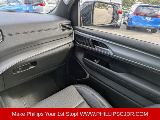 Used 2025 Jeep Wagoneer Series II AWD/4WD image 17